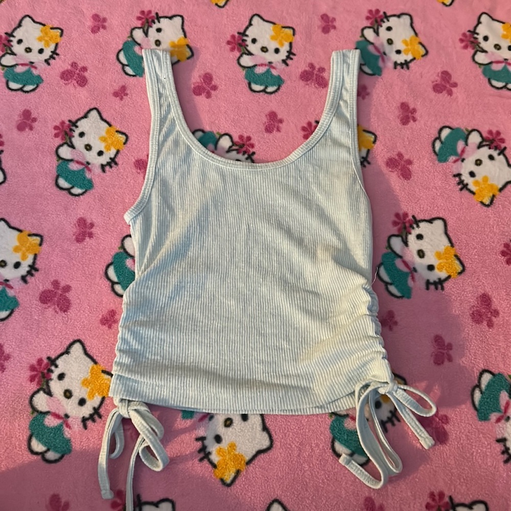 - Pacsun crop top